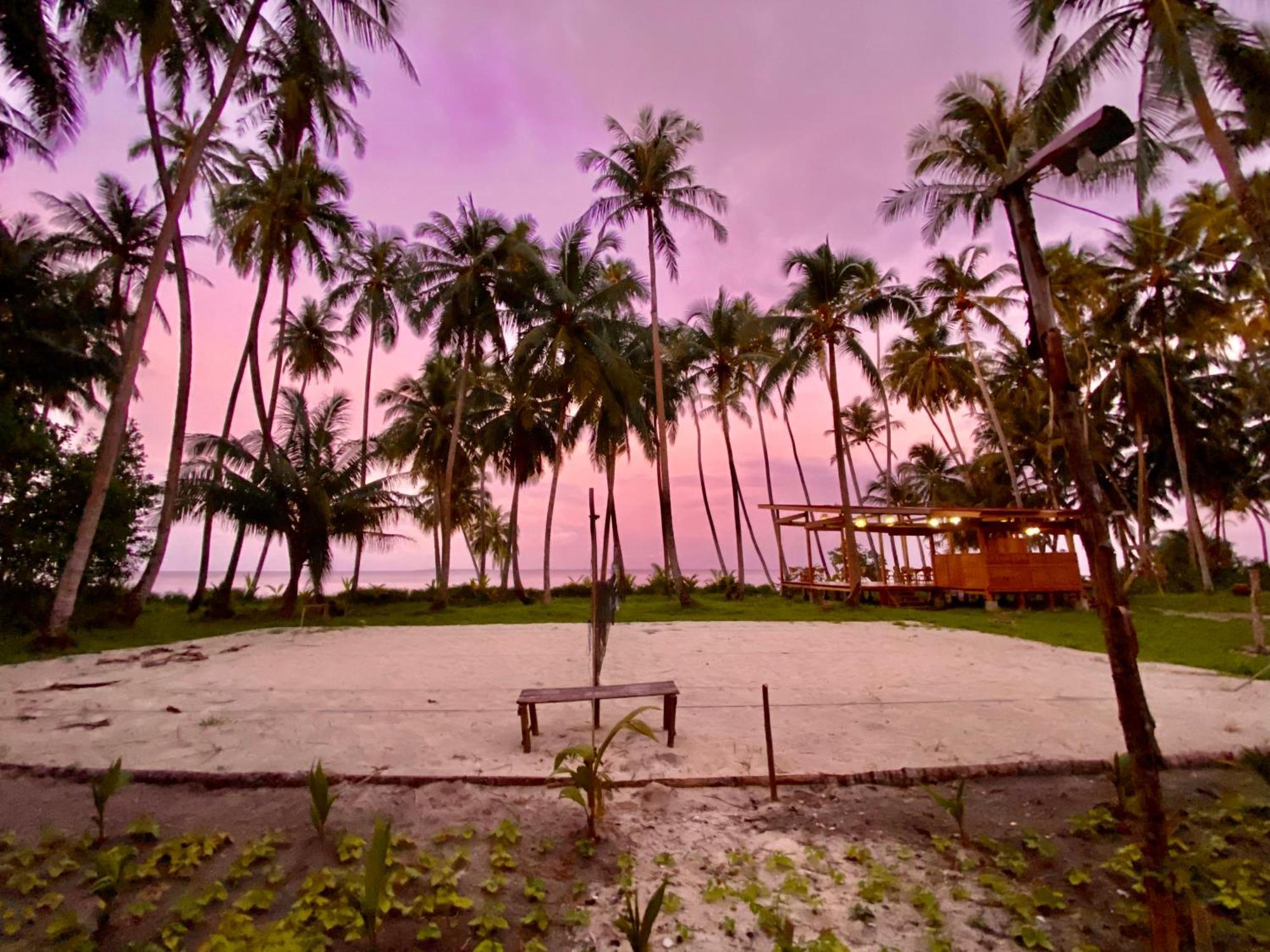 Pinang Island - Private Island Sea View Bungalows Singkil  Eksteriør bilde
