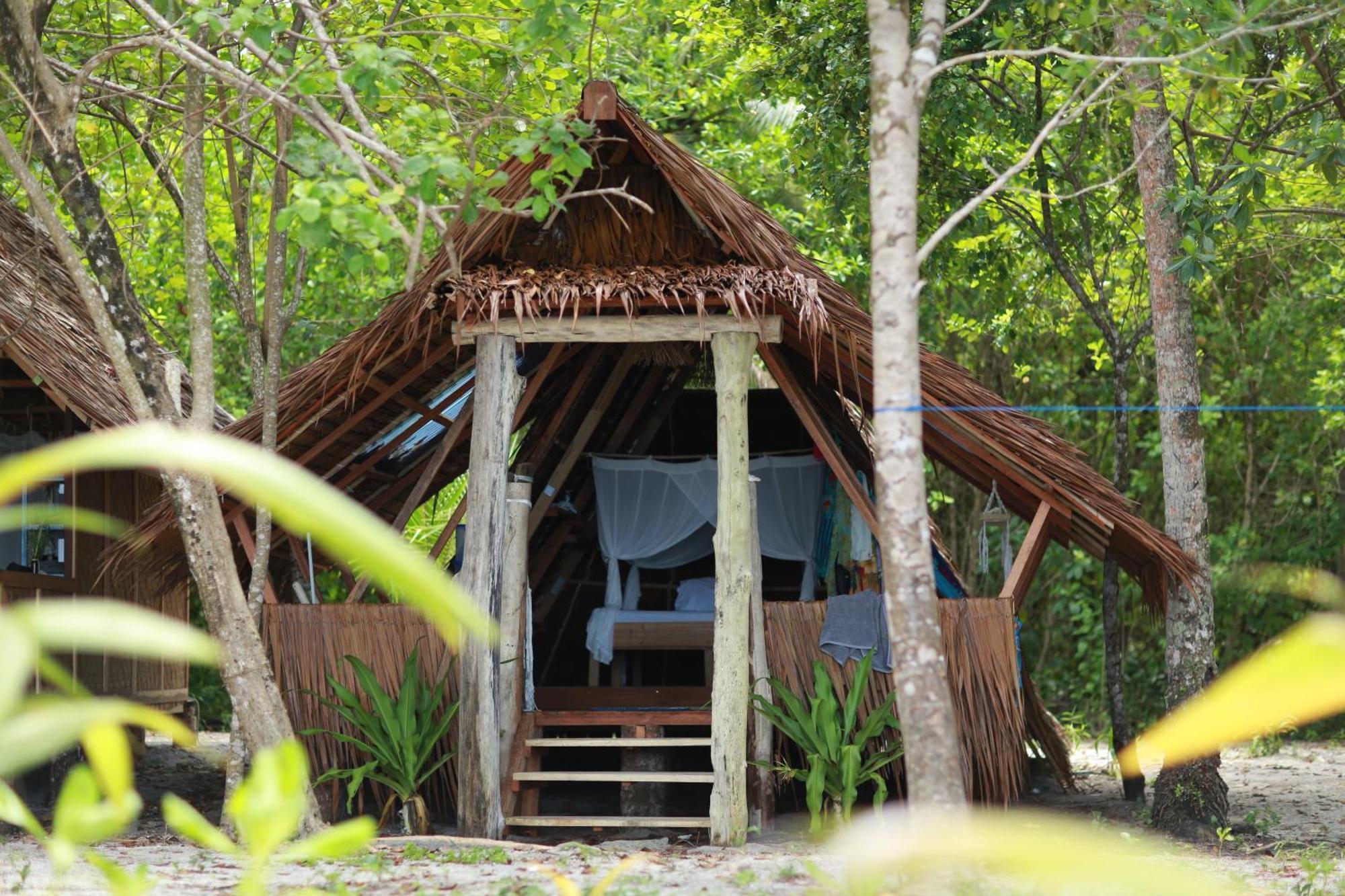 Pinang Island - Private Island Sea View Bungalows Singkil  Eksteriør bilde