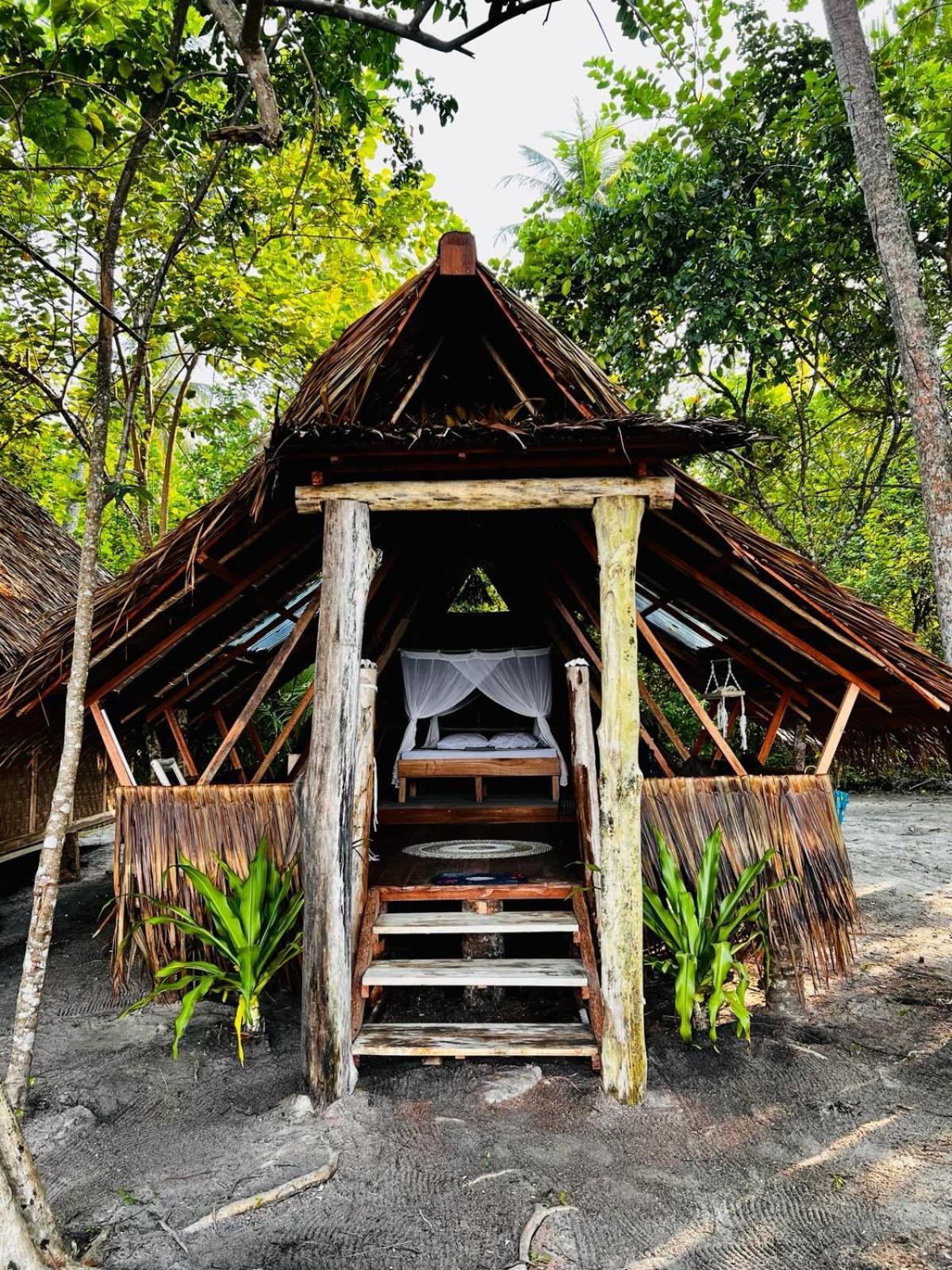 Pinang Island - Private Island Sea View Bungalows Singkil  Eksteriør bilde