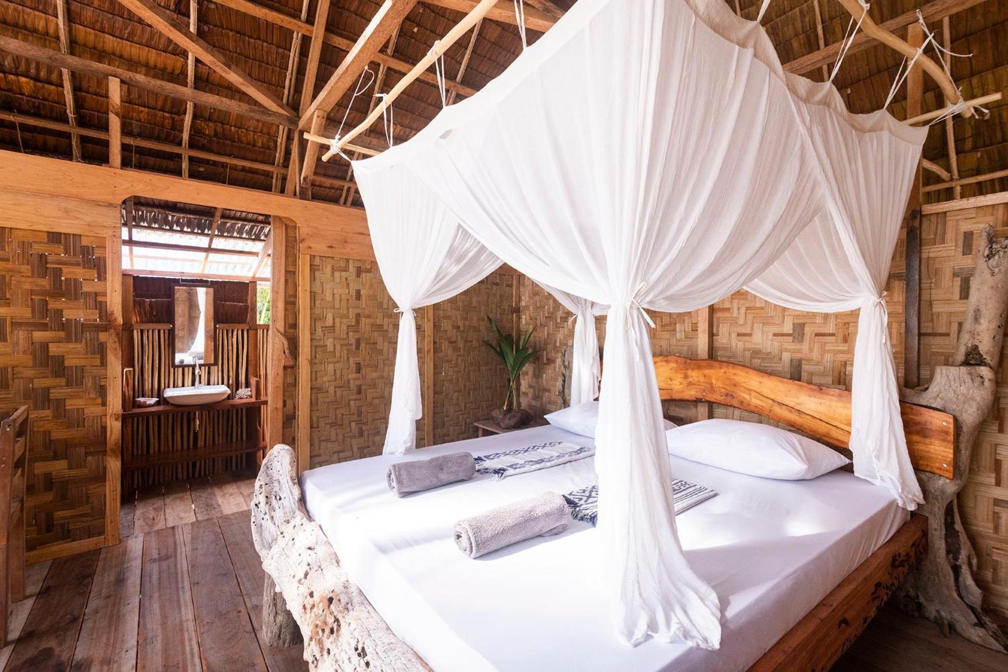 Pinang Island - Private Island Sea View Bungalows Singkil  Eksteriør bilde