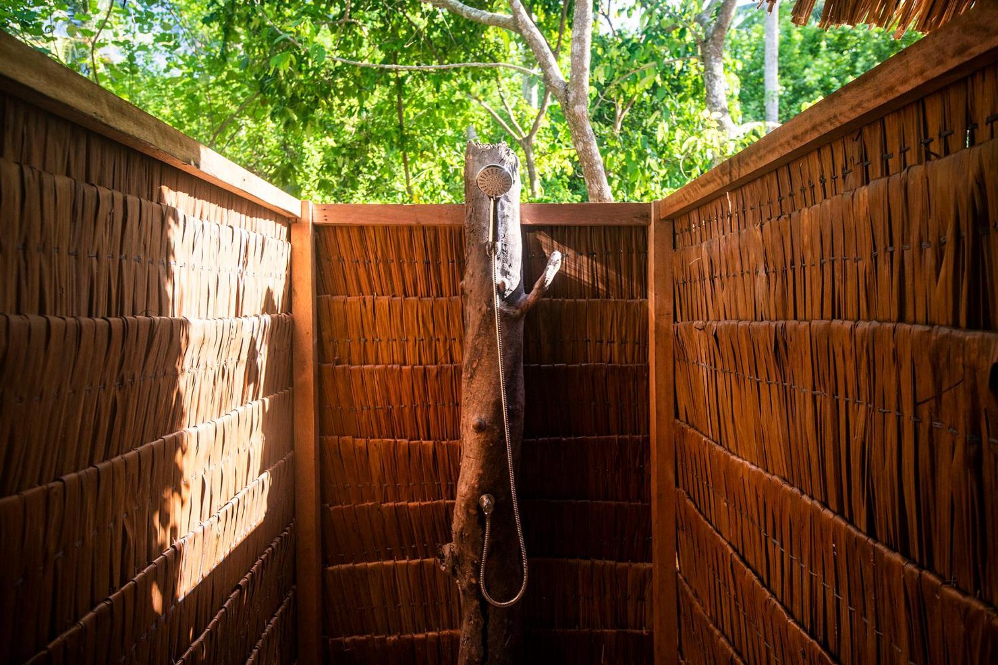 Pinang Island - Private Island Sea View Bungalows Singkil  Rom bilde